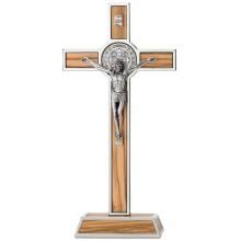 Kovový kríž na podstavci 20.5cm - Sv. Benedikt - olivové drevo