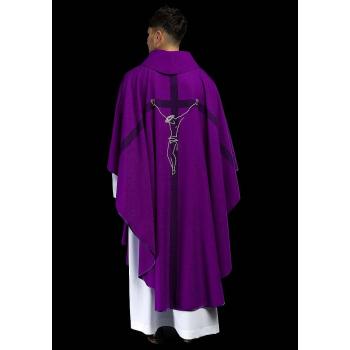 Fialový ornát - výšivka - Ježiš na kríži